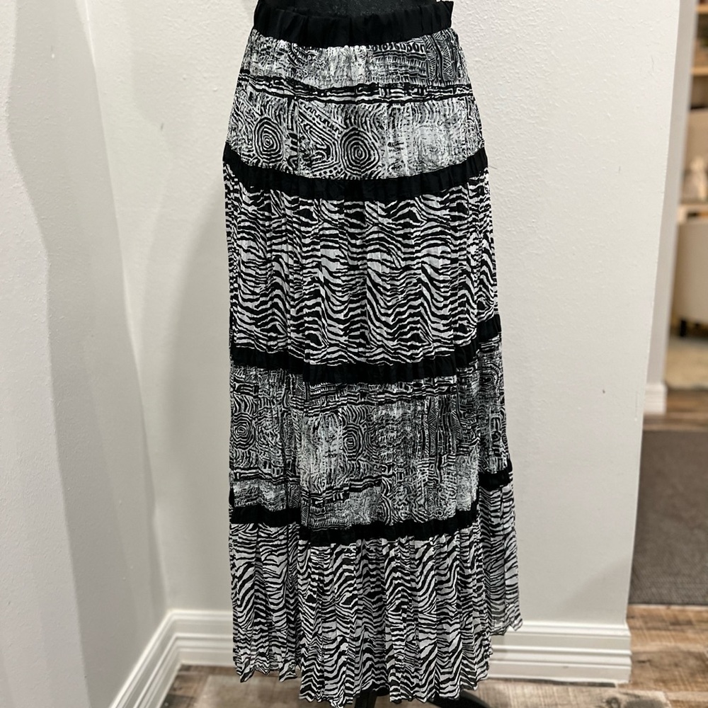Lined, multi-print black and white, fully lined, maxi